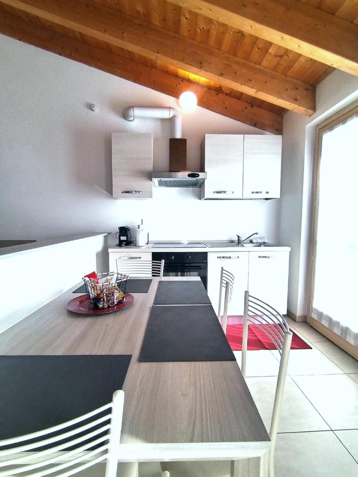 Travedona Loft By Lake Ixihome Zewnętrze zdjęcie